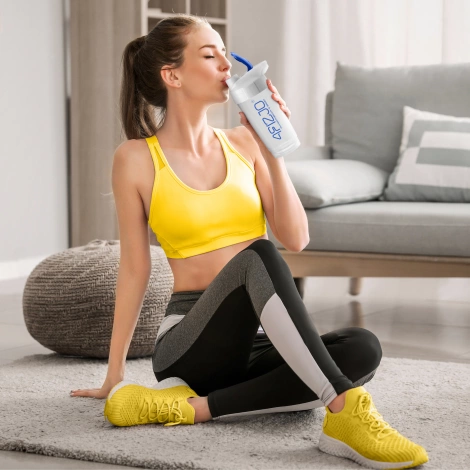 Sportovní šejkr ULTRA na proteinové nápoje 700 ml