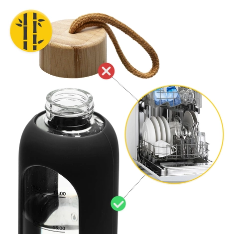 Skleněná láhev na vodu 750 ml černá