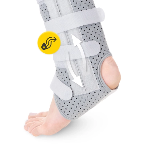 Kotníková ortéza s boční výztuhou