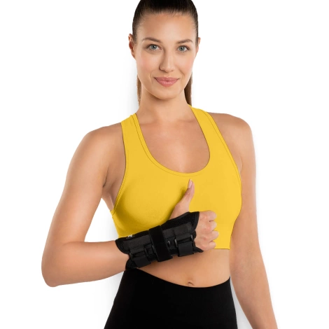 Ortéza na zápěstí s pevnou výztuhou