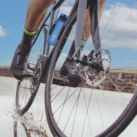 Sportovní láhev na vodu 650 ml modrá