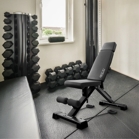 Multifunkční posilovací lavice se stojanem EVO