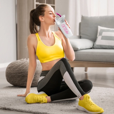 Sportovní šejkr ULTRA na proteinové nápoje 700 ml