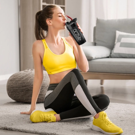 Sportovní šejkr ULTRA na proteinové nápoje 700 ml