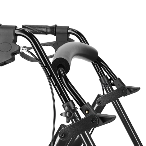 Čtyřkolové chodítko se sedátkem a taškou