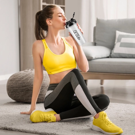 Šejkr PRO se sítkem 650 ml